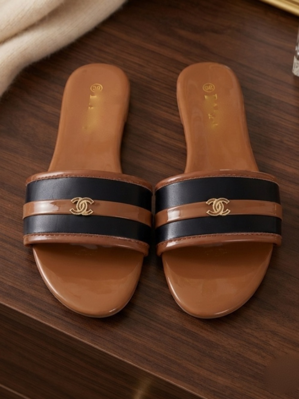 Classy Two-Tone Slide Sandals in Brown and Black!